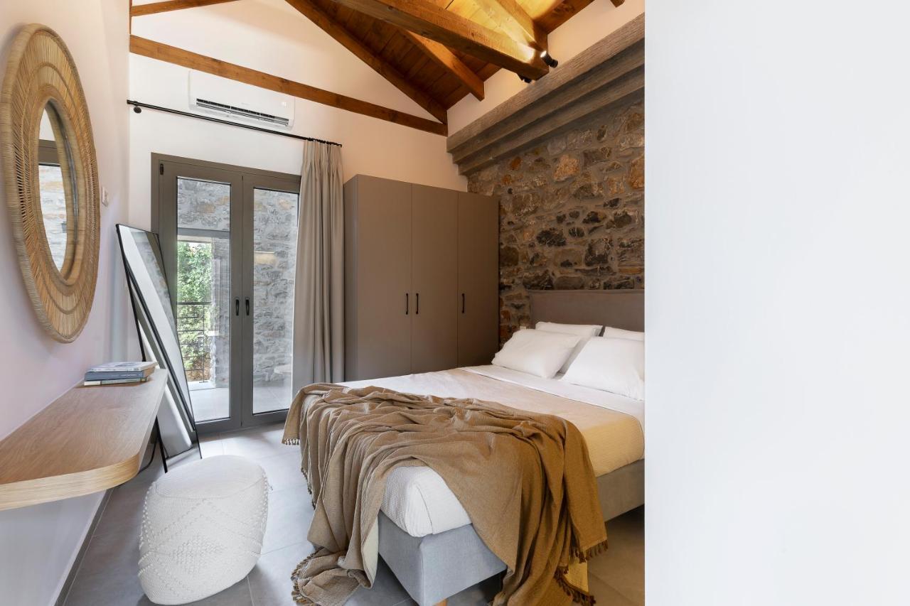 Lichnos Luxury Suites Sourpi Esterno foto