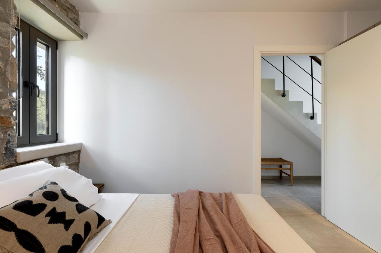 Lichnos Luxury Suites Sourpi Esterno foto