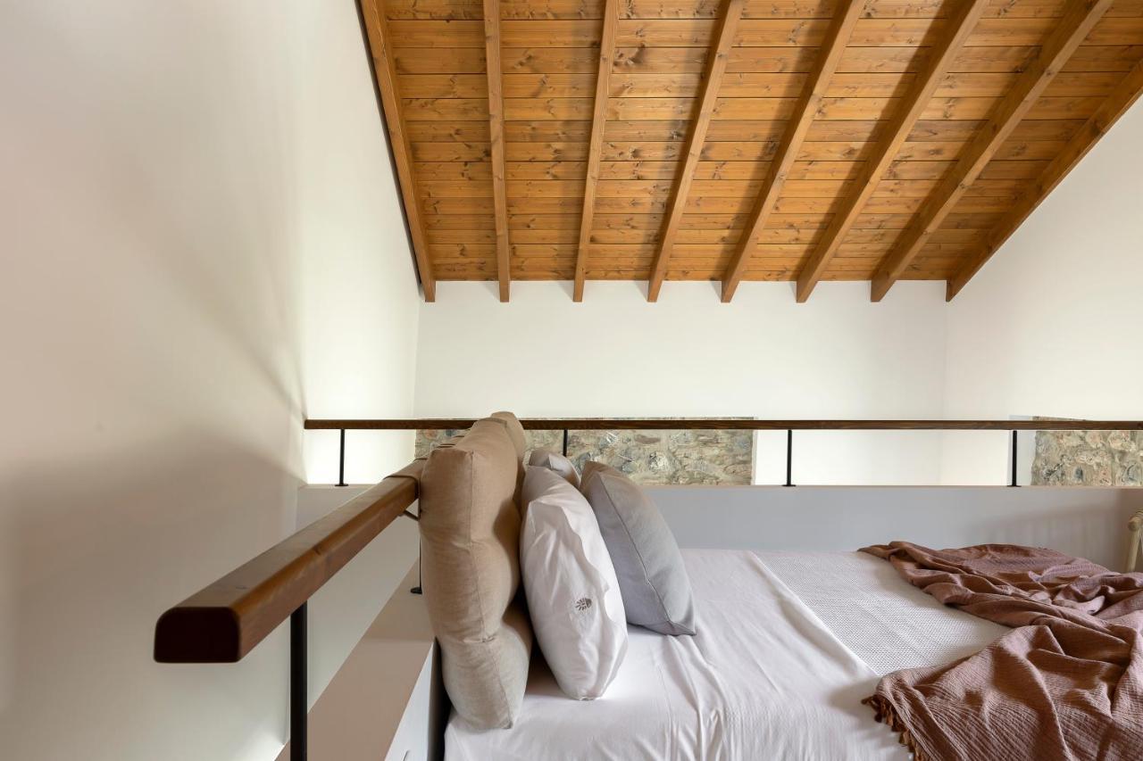 Lichnos Luxury Suites Sourpi Esterno foto