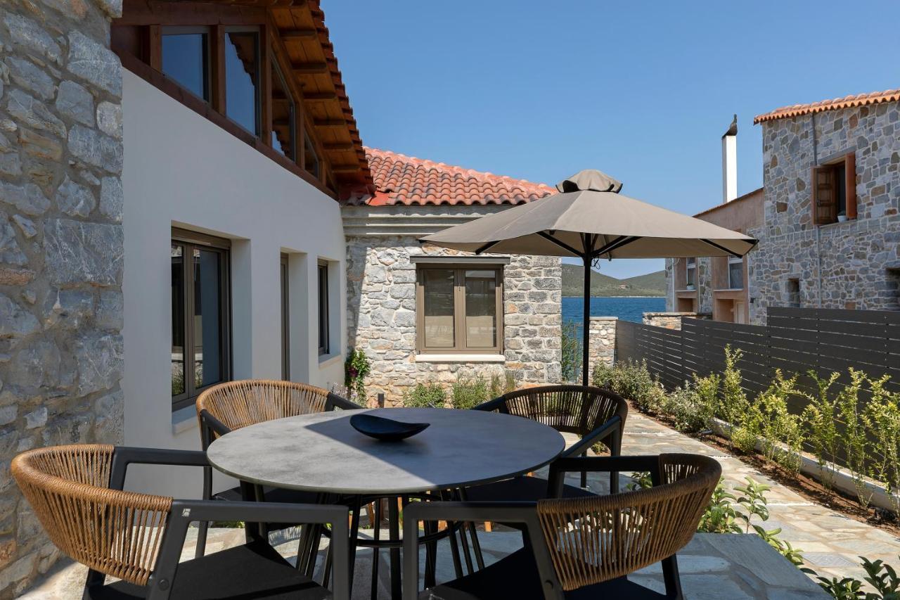 Lichnos Luxury Suites Sourpi Esterno foto