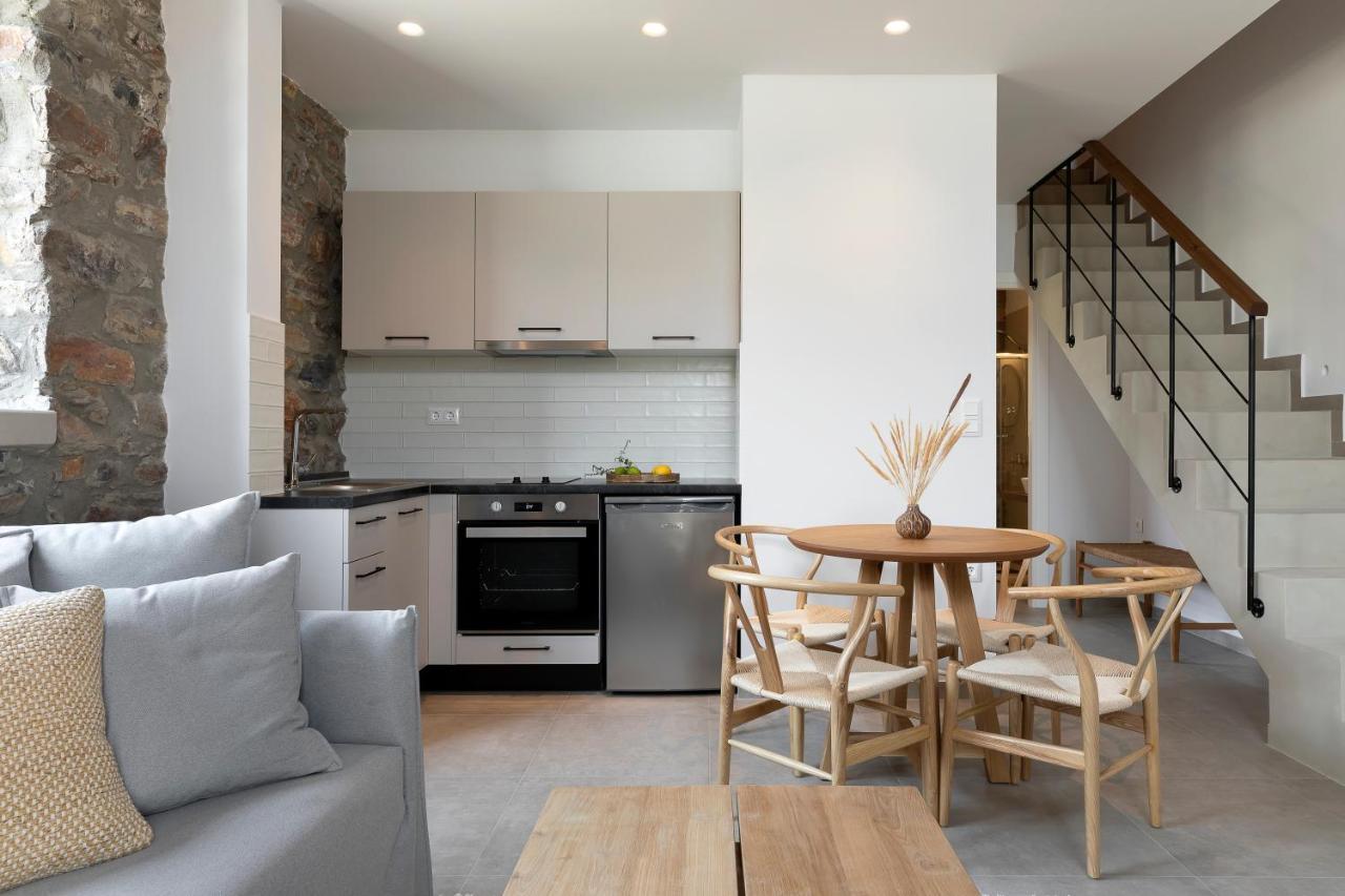 Lichnos Luxury Suites Sourpi Esterno foto