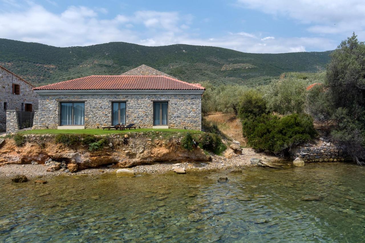 Lichnos Luxury Suites Sourpi Esterno foto