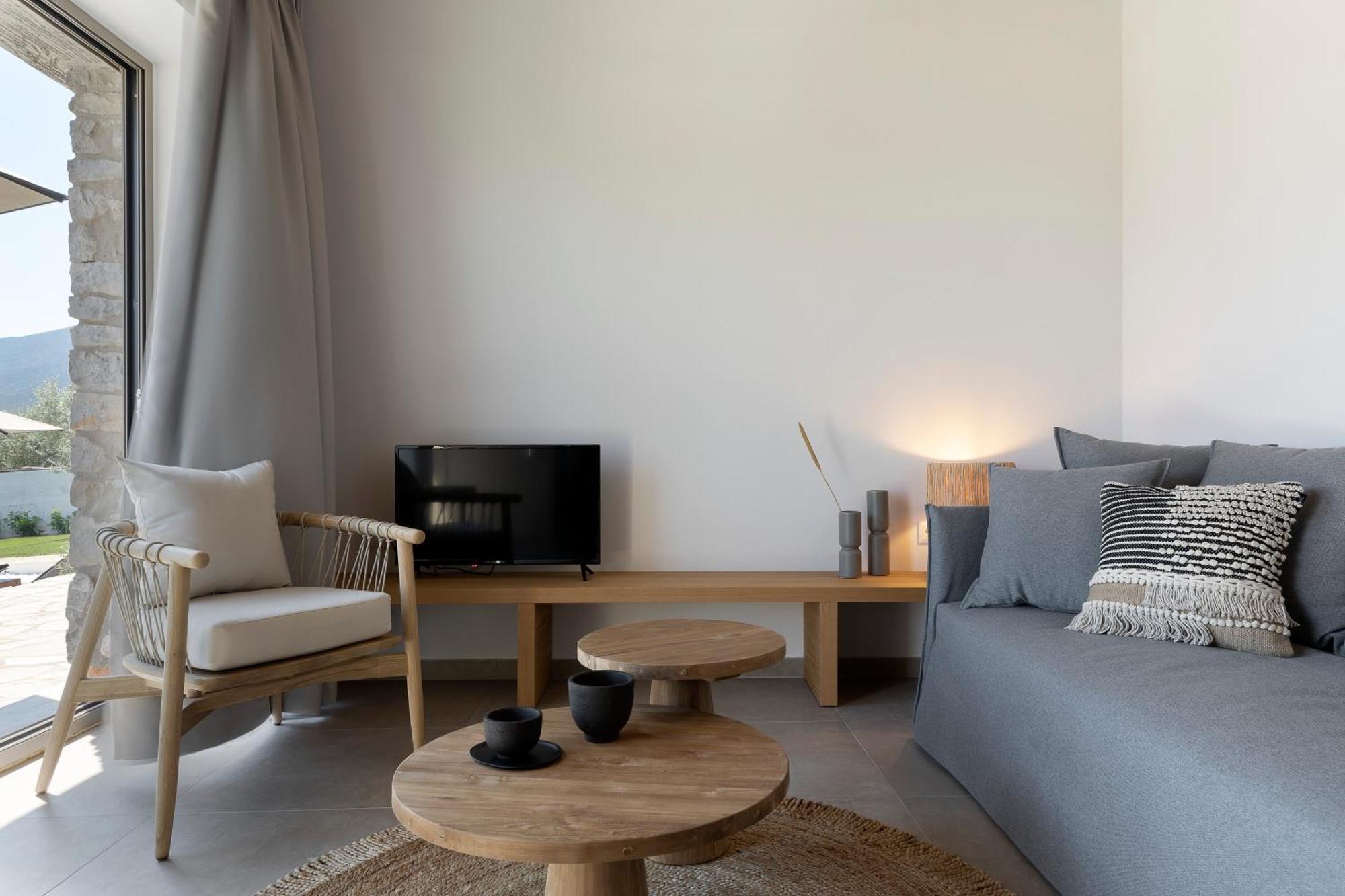 Lichnos Luxury Suites Sourpi Esterno foto