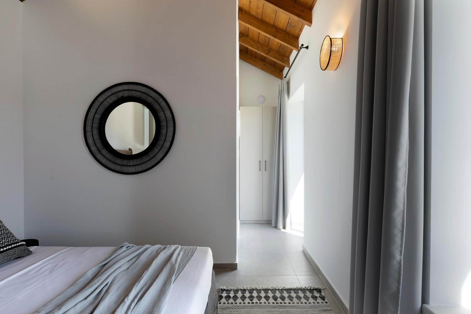 Lichnos Luxury Suites Sourpi Esterno foto