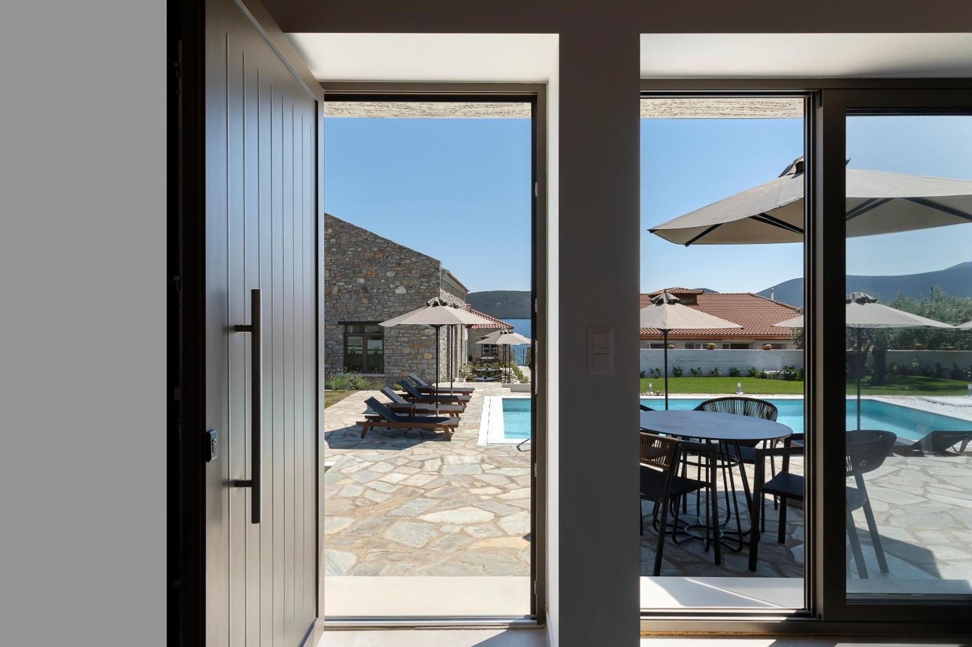 Lichnos Luxury Suites Sourpi Esterno foto