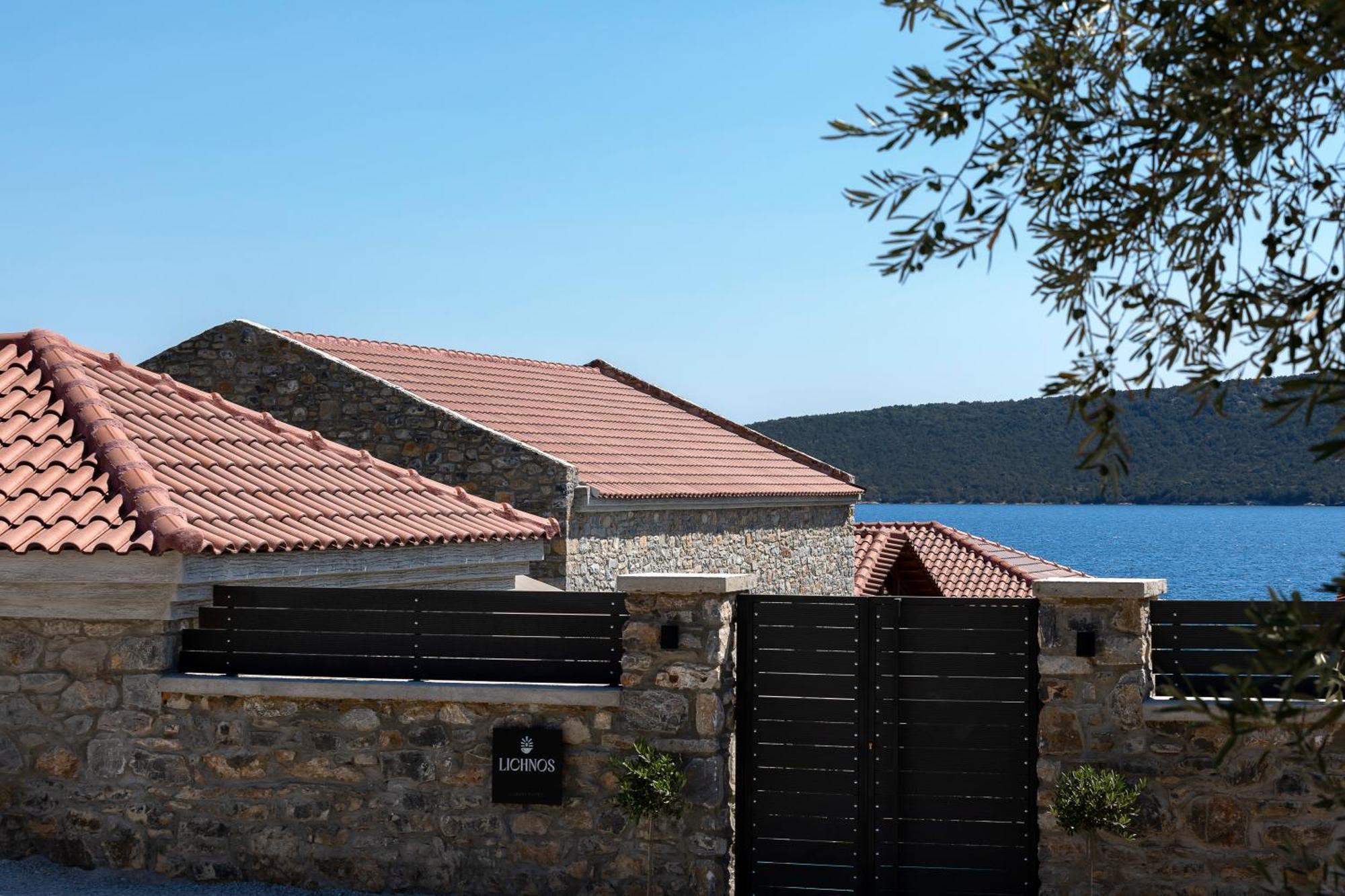 Lichnos Luxury Suites Sourpi Esterno foto