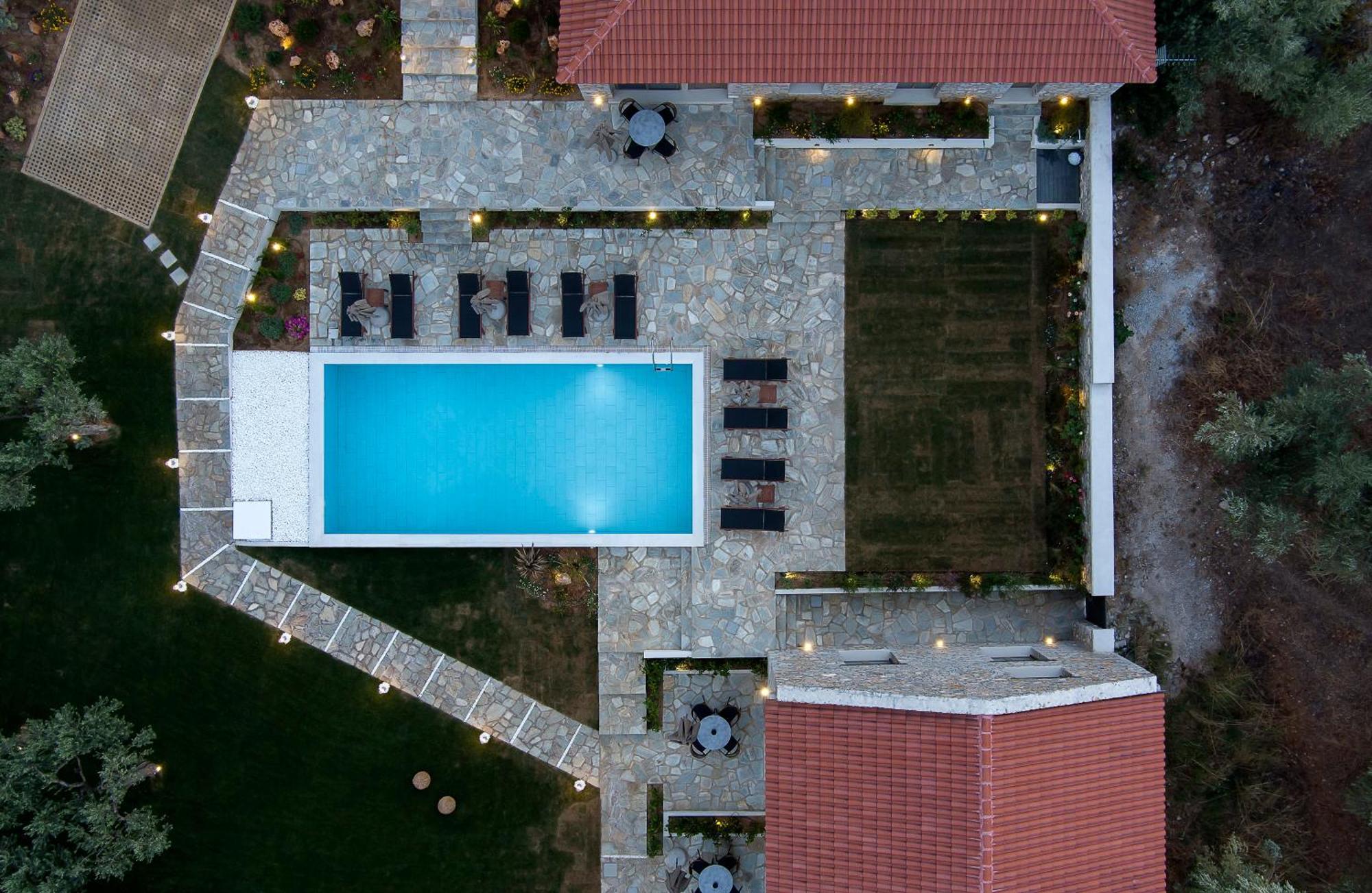 Lichnos Luxury Suites Sourpi Esterno foto